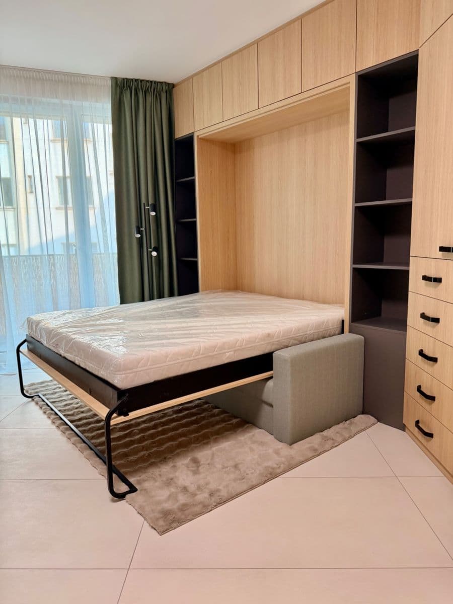 Prenájom bytu 1-izbový 30 m², Krymská, Praha, Praha Prenájom bytu 1-izbový 30 m², Krymská, Praha, Praha