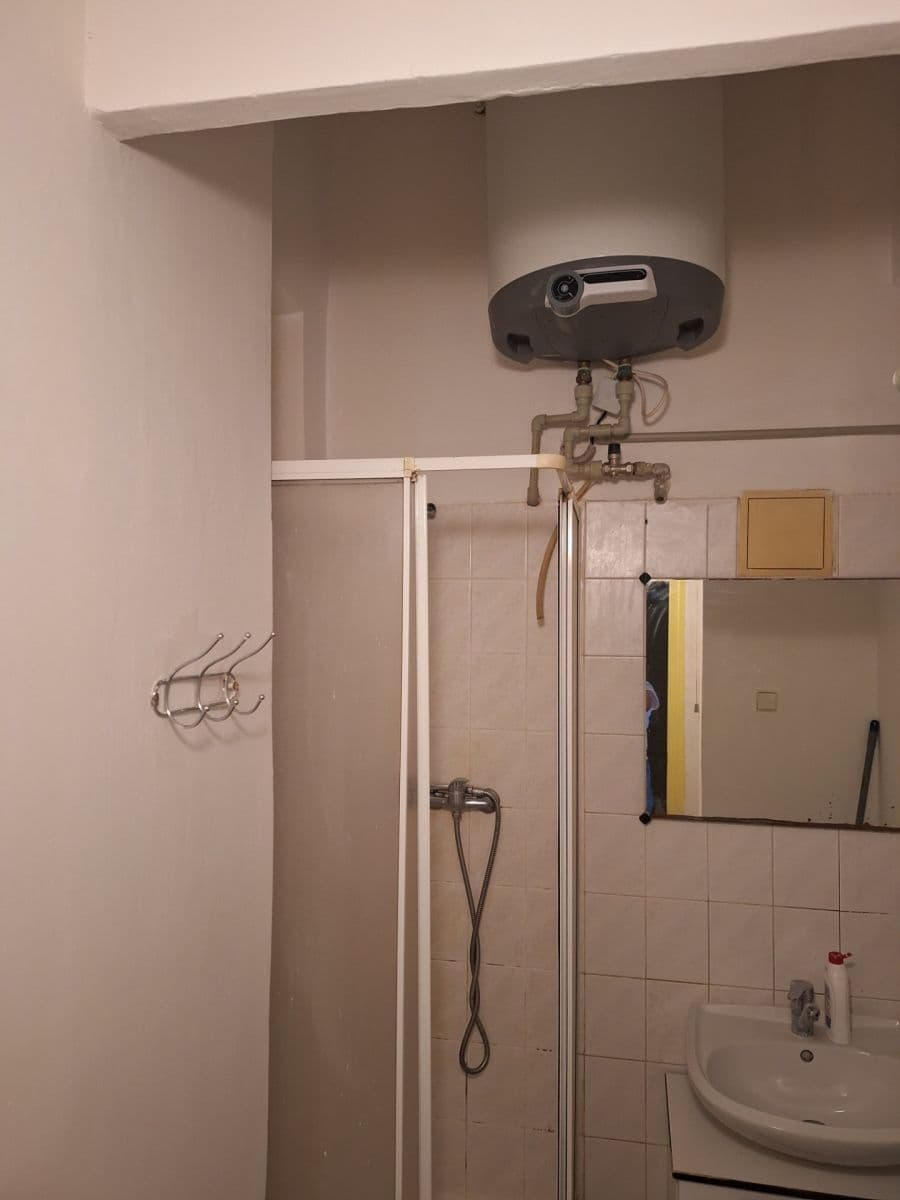 Prenájom bytu Garsoniéra 30 m², Na Březince, Praha, Praha Prenájom bytu Garsoniéra 30 m², Na Březince, Praha, Praha