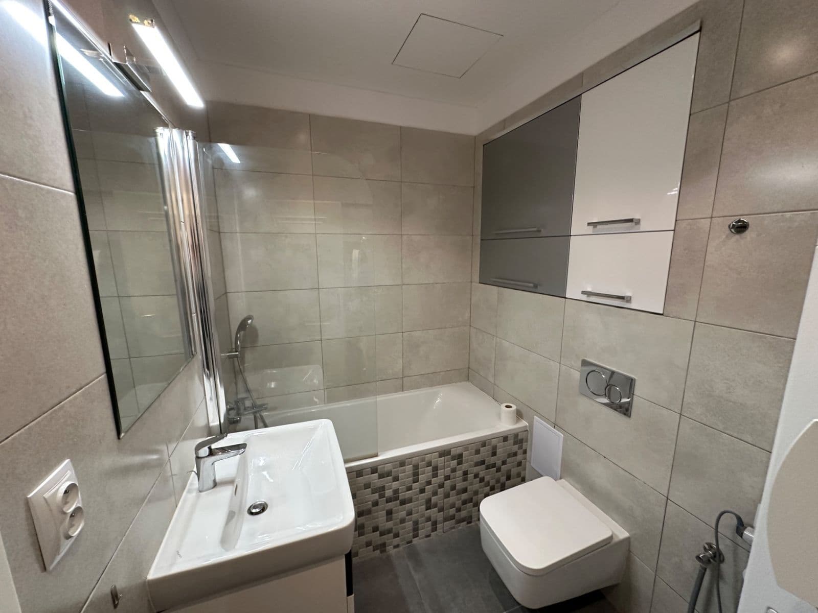 Prenájom bytu 2-izbový 40 m², U Studánky, Praha, Praha Prenájom bytu 2-izbový 40 m², U Studánky, Praha, Praha