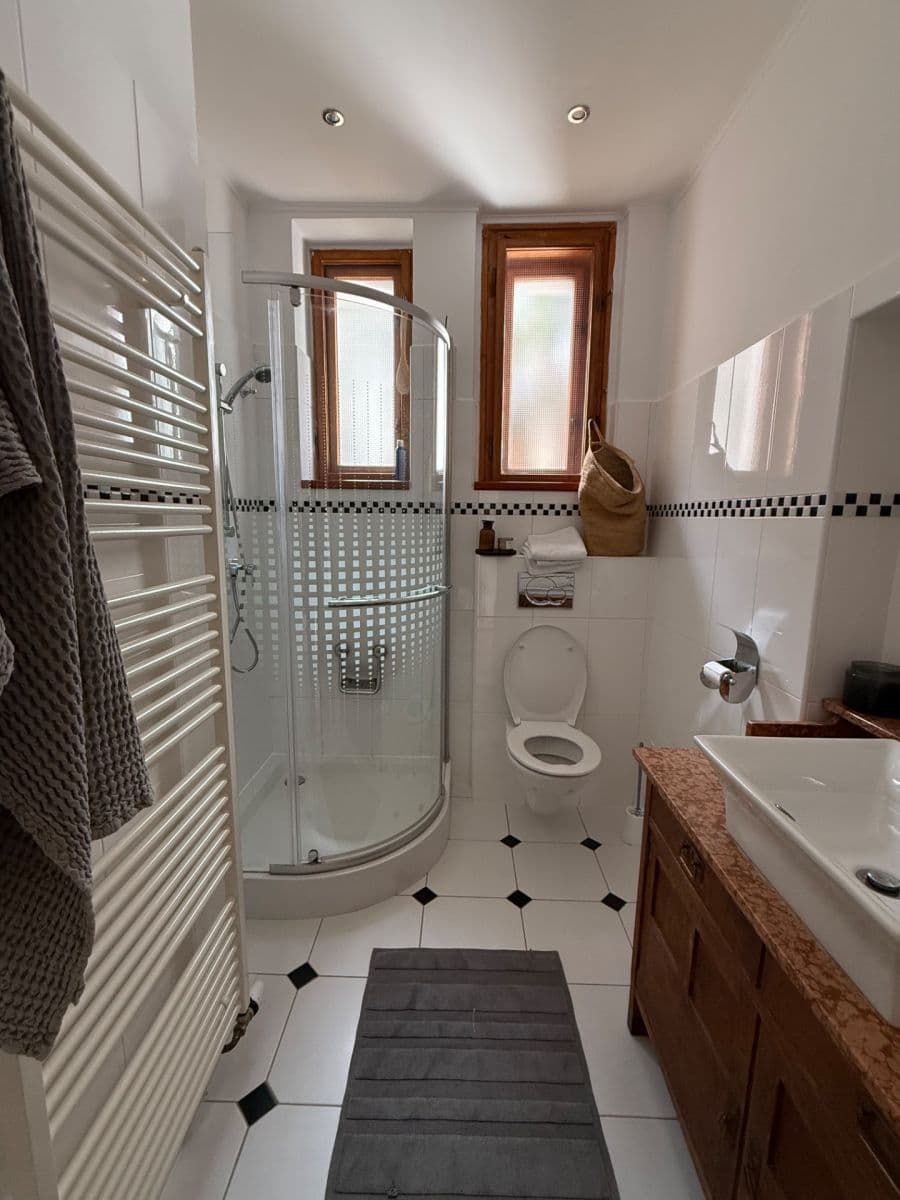 Prenájom bytu 3-izbový 93 m², Nad Zlíchovem, Praha, Praha Prenájom bytu 3-izbový 93 m², Nad Zlíchovem, Praha, Praha