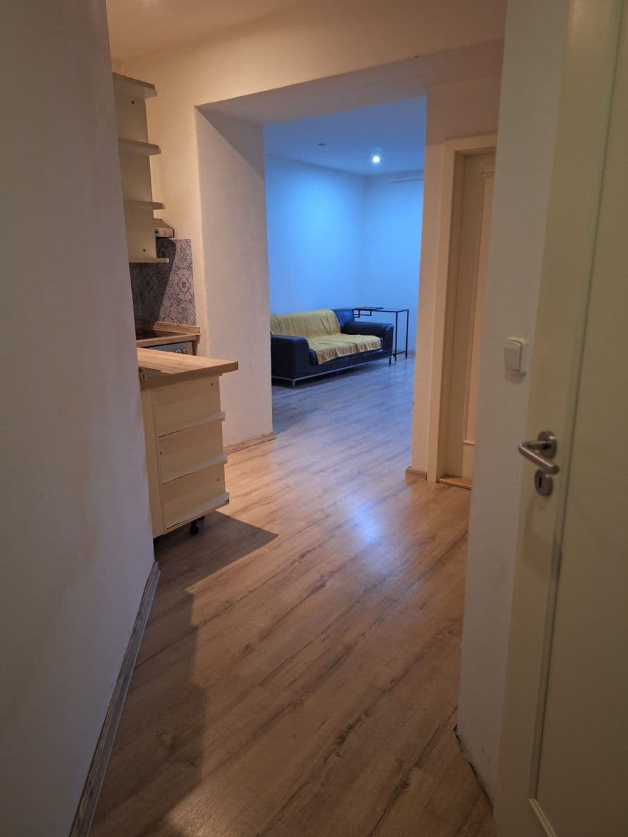 Prenájom bytu 2-izbový 45 m², Šrobárova, Praha, Praha Prenájom bytu 2-izbový 45 m², Šrobárova, Praha, Praha