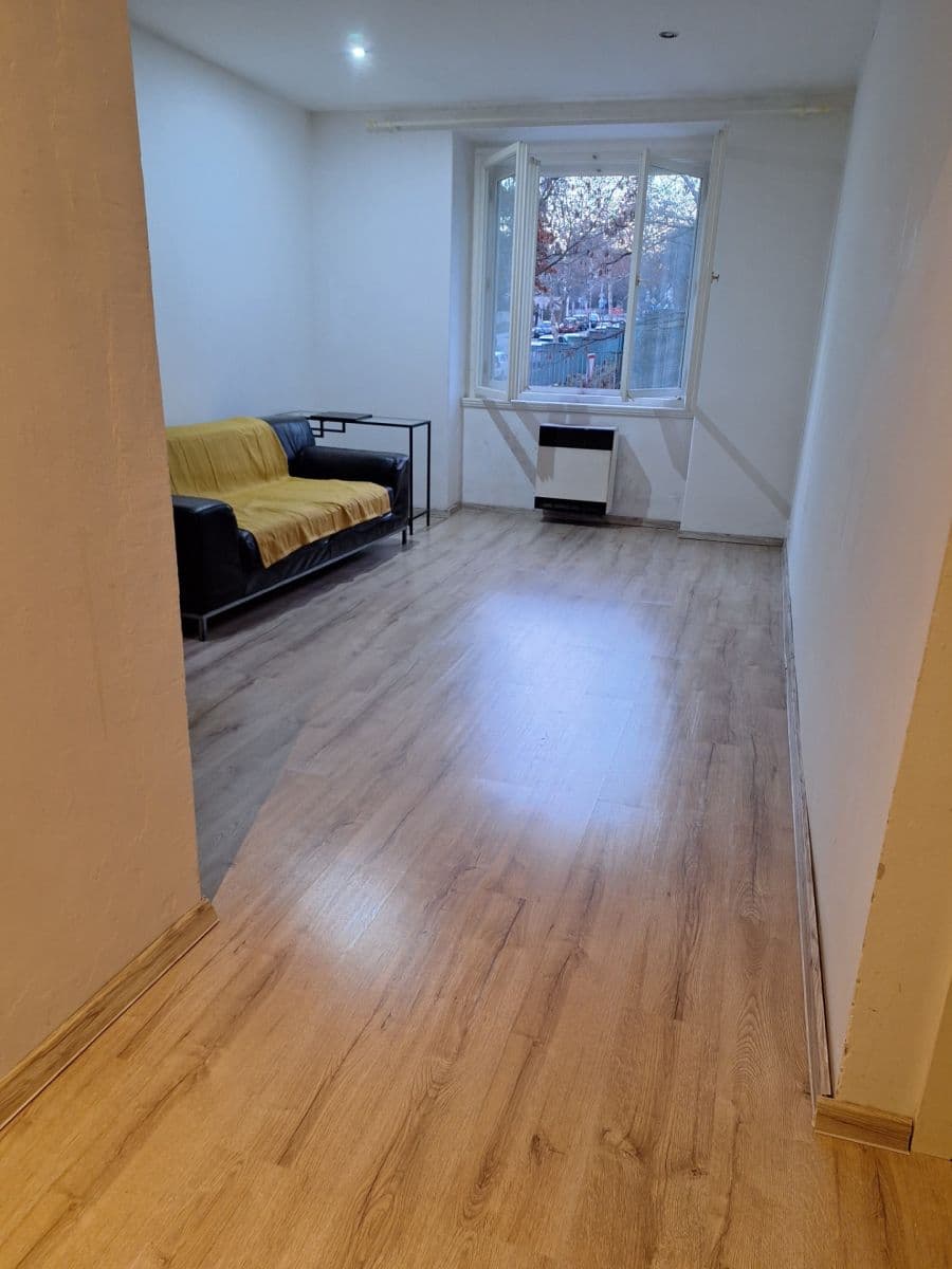 Prenájom bytu 2-izbový 45 m², Šrobárova, Praha, Praha Prenájom bytu 2-izbový 45 m², Šrobárova, Praha, Praha