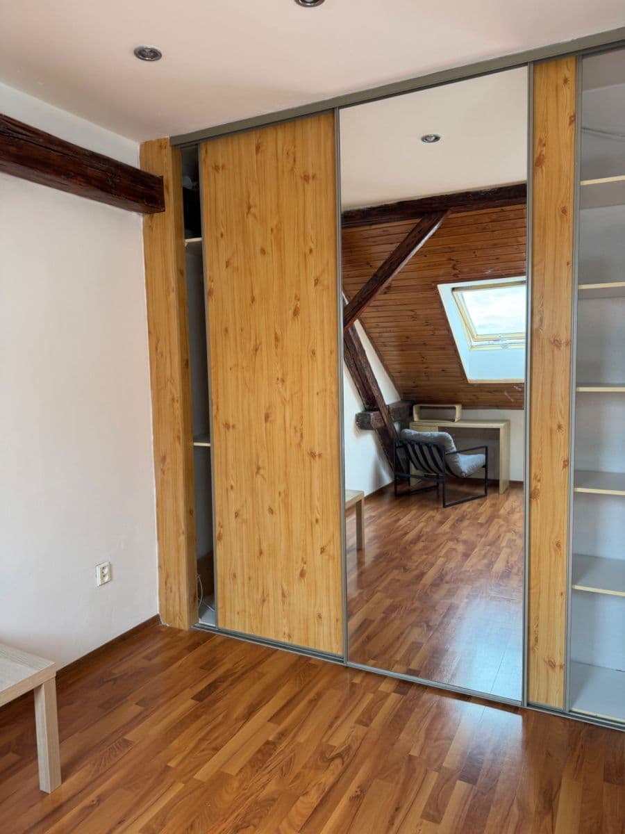 Prenájom bytu 2-izbový 78 m², Komárovská, Brno, Jihomoravský kraj Prenájom bytu 2-izbový 78 m², Komárovská, Brno, Jihomoravský kraj