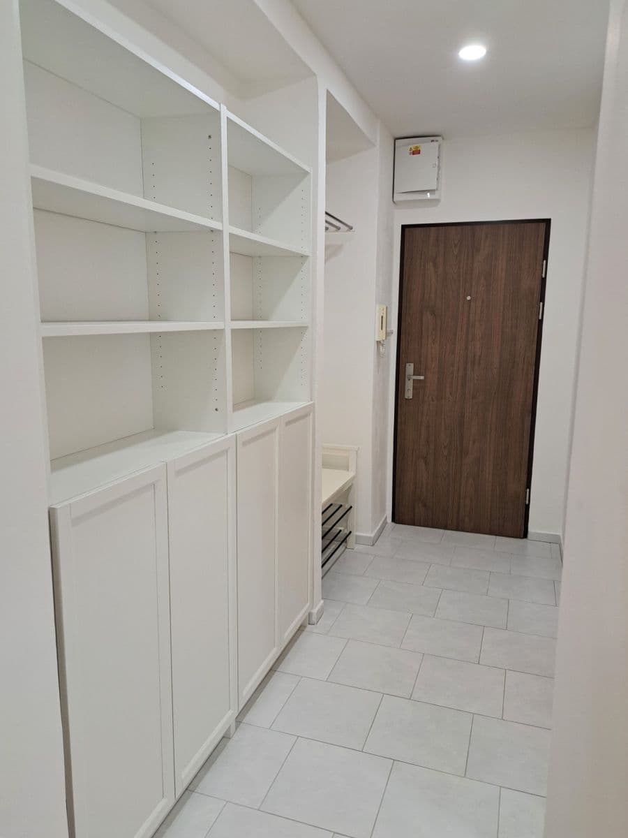 Predaj bytu 2-izbový 52 m², třída SNP, Hradec Králové, Královéhradecký kraj Predaj bytu 2-izbový 52 m², třída SNP, Hradec Králové, Královéhradecký kraj