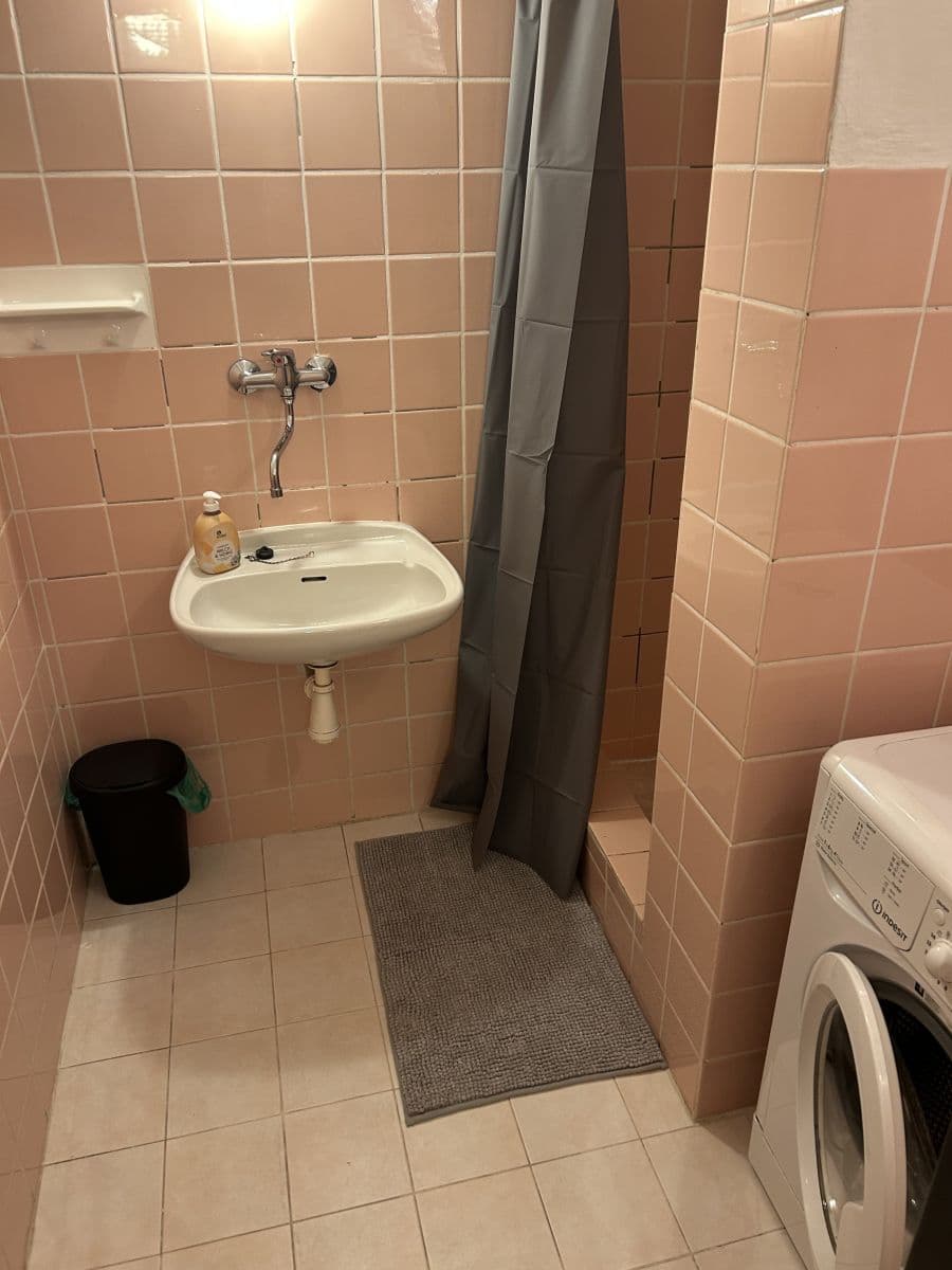 Prenájom bytu, Na Okraji, Praha, Praha Prenájom bytu, Na Okraji, Praha, Praha