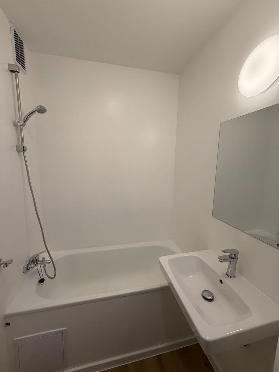 Prenájom bytu 2-izbový 55 m², Bydžovského, Praha, Praha Prenájom bytu 2-izbový 55 m², Bydžovského, Praha, Praha