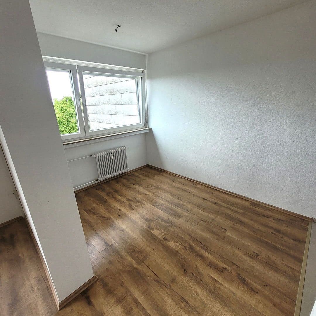 Prenájom bytu 2-izbový 62 m², Strohgäustraße 11, Leonberg, Bádensko-Wurttembersko Prenájom bytu 2-izbový 62 m², Strohgäustraße 11, Leonberg, Bádensko-Wurttembersko