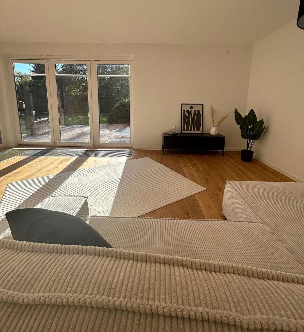 Prenájom domu 250 m², pozemek 1.851 m², Dahlienstraße, Upgant-Schott, Dolné Sasko Prenájom domu 250 m², pozemek 1.851 m², Dahlienstraße, Upgant-Schott, Dolné Sasko