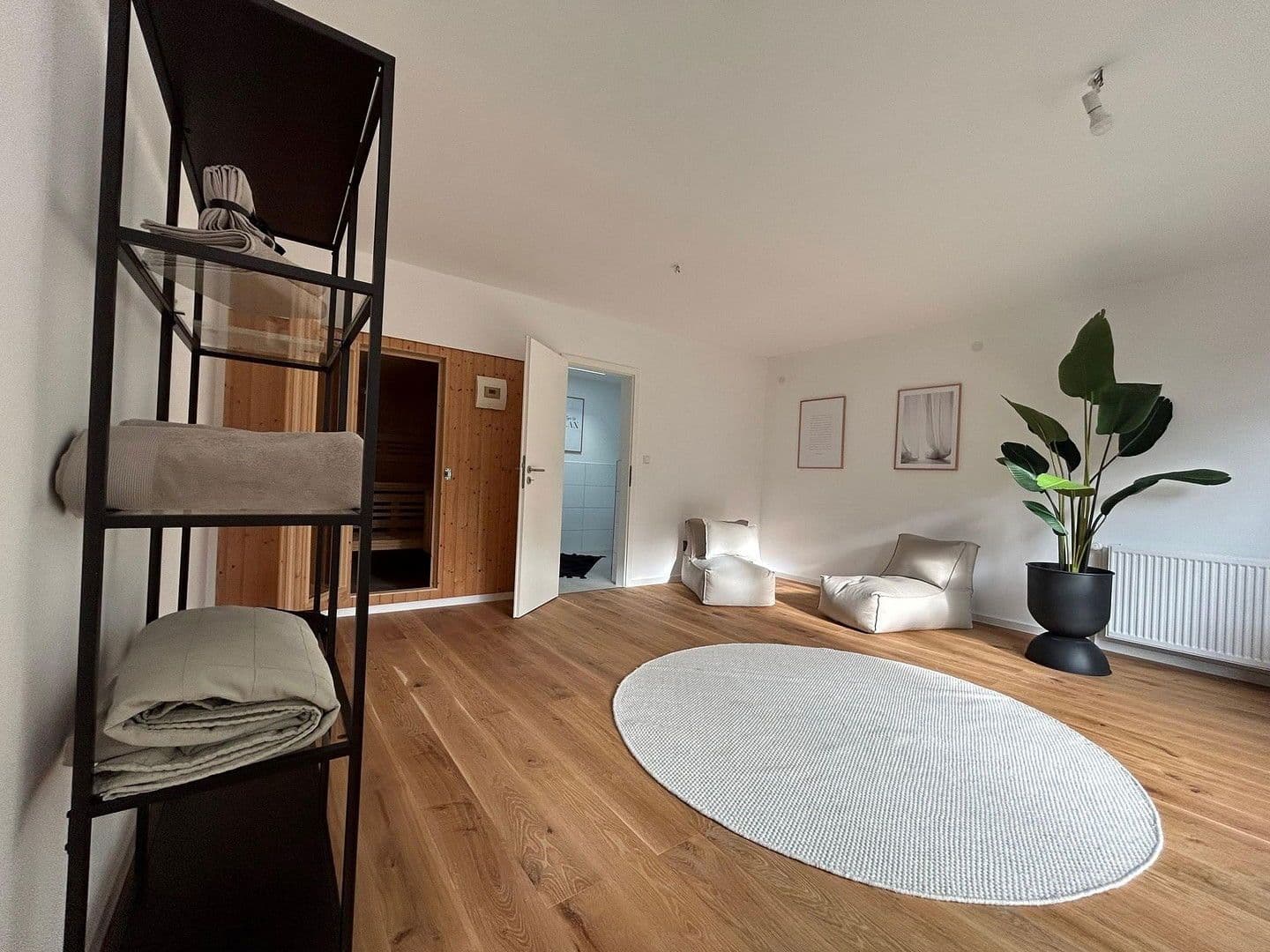 Prenájom domu 250 m², pozemek 1.851 m², Dahlienstraße, Upgant-Schott, Dolné Sasko Prenájom domu 250 m², pozemek 1.851 m², Dahlienstraße, Upgant-Schott, Dolné Sasko