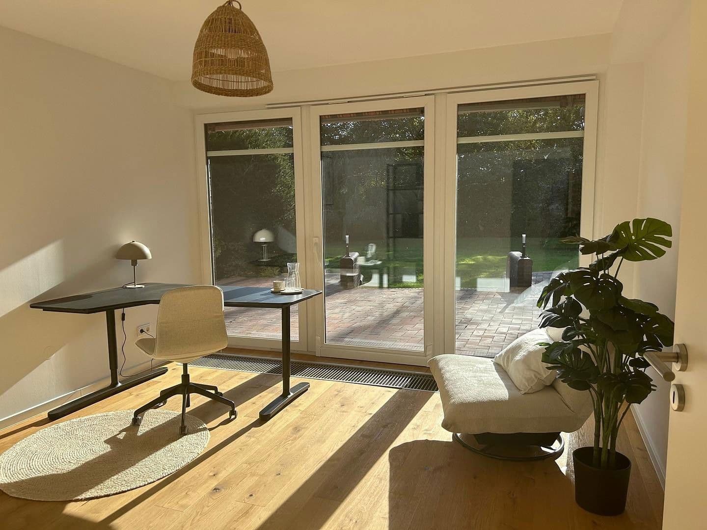 Predaj domu 250 m², pozemek 980 m², Dahlienstraße 9, Upgant-Schott, Dolné Sasko Predaj domu 250 m², pozemek 980 m², Dahlienstraße 9, Upgant-Schott, Dolné Sasko