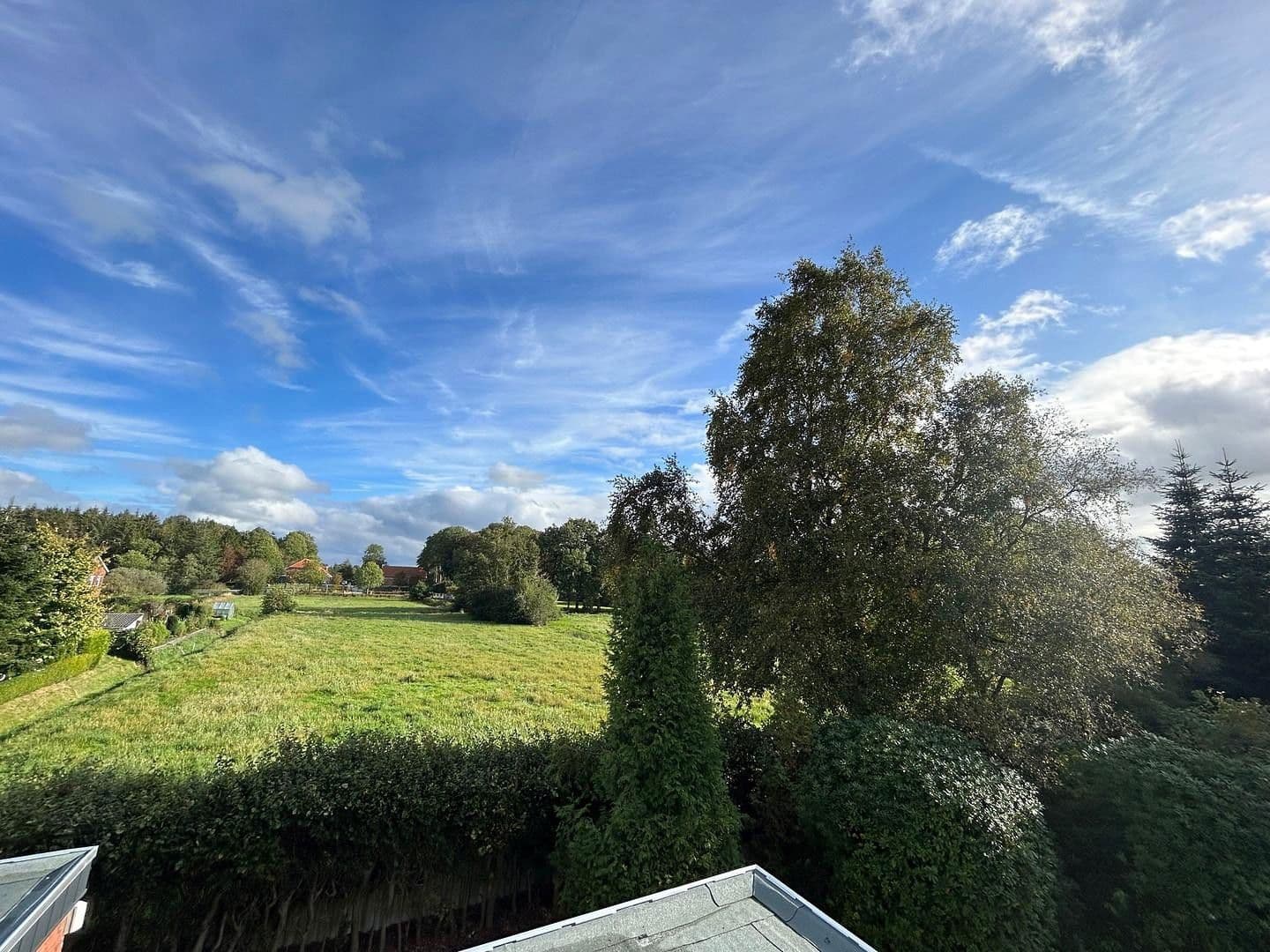 Predaj domu 250 m², pozemek 980 m², Dahlienstraße 9, Upgant-Schott, Dolné Sasko Predaj domu 250 m², pozemek 980 m², Dahlienstraße 9, Upgant-Schott, Dolné Sasko