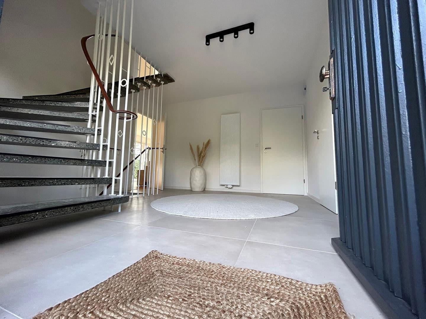 Predaj domu 250 m², pozemek 980 m², Dahlienstraße 9, Upgant-Schott, Dolné Sasko Predaj domu 250 m², pozemek 980 m², Dahlienstraße 9, Upgant-Schott, Dolné Sasko