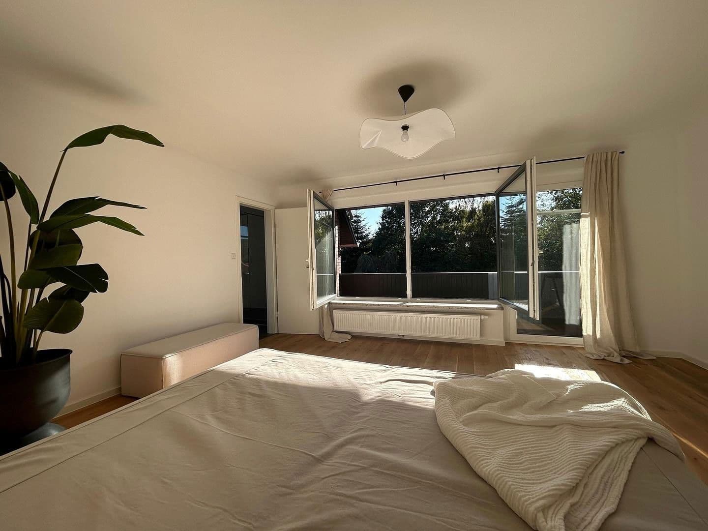 Predaj domu 250 m², pozemek 980 m², Dahlienstraße 9, Upgant-Schott, Dolné Sasko Predaj domu 250 m², pozemek 980 m², Dahlienstraße 9, Upgant-Schott, Dolné Sasko