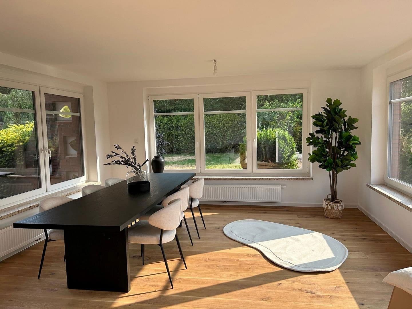 Predaj domu 250 m², pozemek 980 m², Dahlienstraße 9, Upgant-Schott, Dolné Sasko Predaj domu 250 m², pozemek 980 m², Dahlienstraße 9, Upgant-Schott, Dolné Sasko