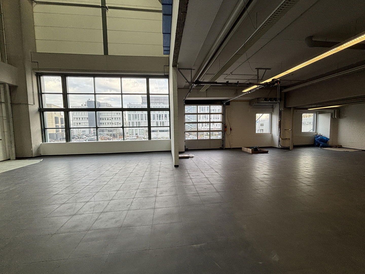 Prenájom nebytového priestoru 520 m², Moselstr. 14, Neuss, Severné Porýnie - Westfálsko Prenájom nebytového priestoru 520 m², Moselstr. 14, Neuss, Severné Porýnie - Westfálsko