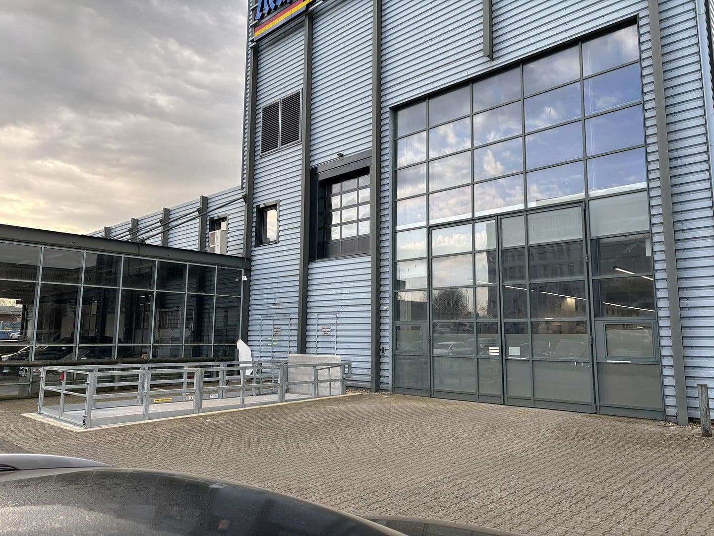 Prenájom nebytového priestoru 520 m², Moselstr. 14, Neuss, Severné Porýnie - Westfálsko Prenájom nebytového priestoru 520 m², Moselstr. 14, Neuss, Severné Porýnie - Westfálsko