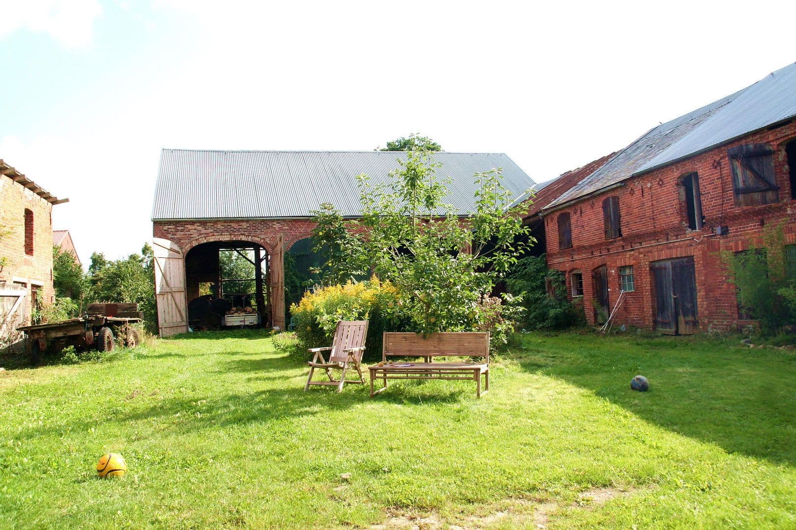 Predaj domu 450 m², pozemek 5.530 m², Grabow, Meklenbursko-Predpomoransko Predaj domu 450 m², pozemek 5.530 m², Grabow, Meklenbursko-Predpomoransko