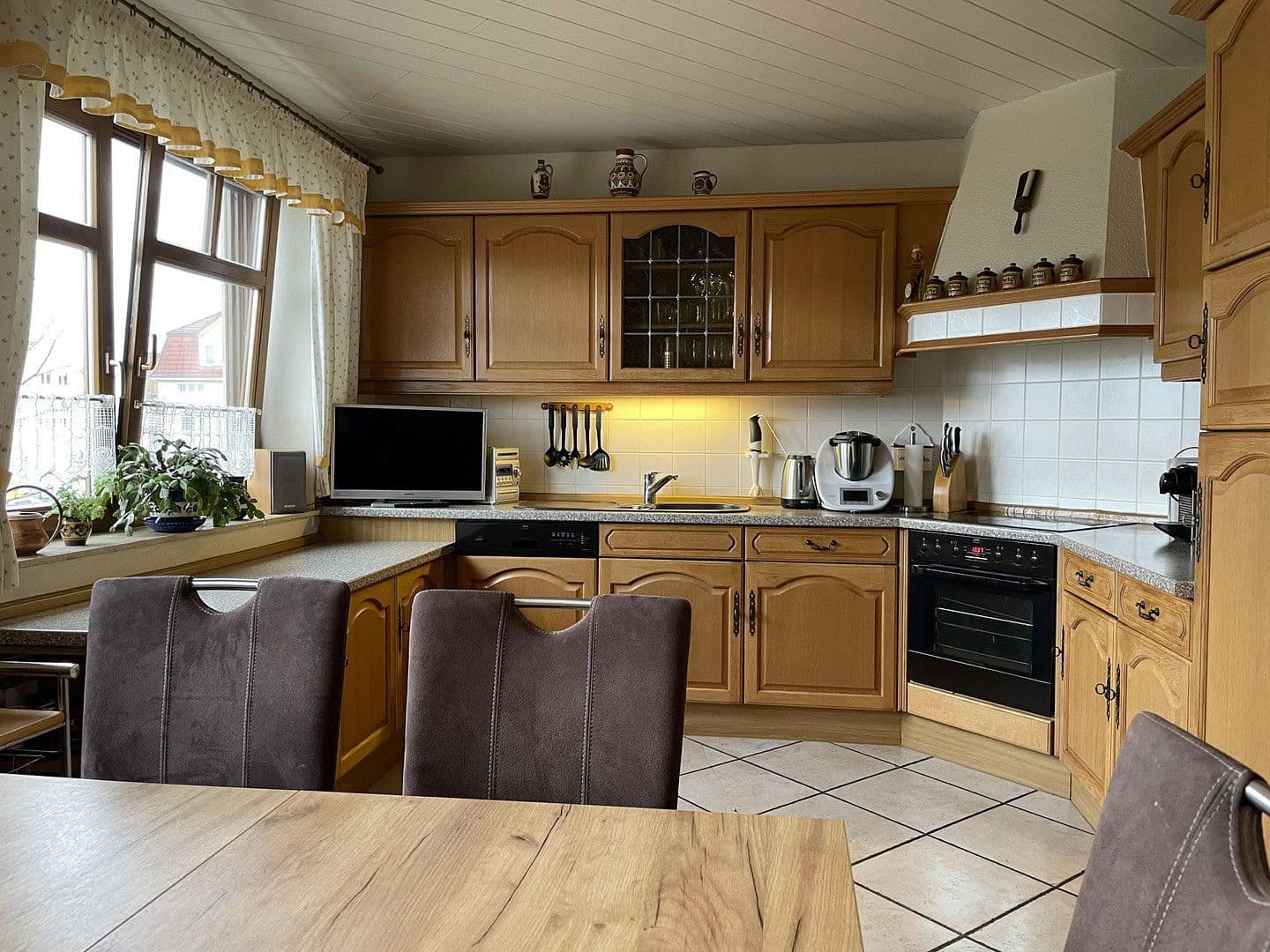 Predaj domu 393 m², pozemek 1.524 m², Belmsdorfer Straße 26 b, Bischofswerda, Sasko Predaj domu 393 m², pozemek 1.524 m², Belmsdorfer Straße 26 b, Bischofswerda, Sasko