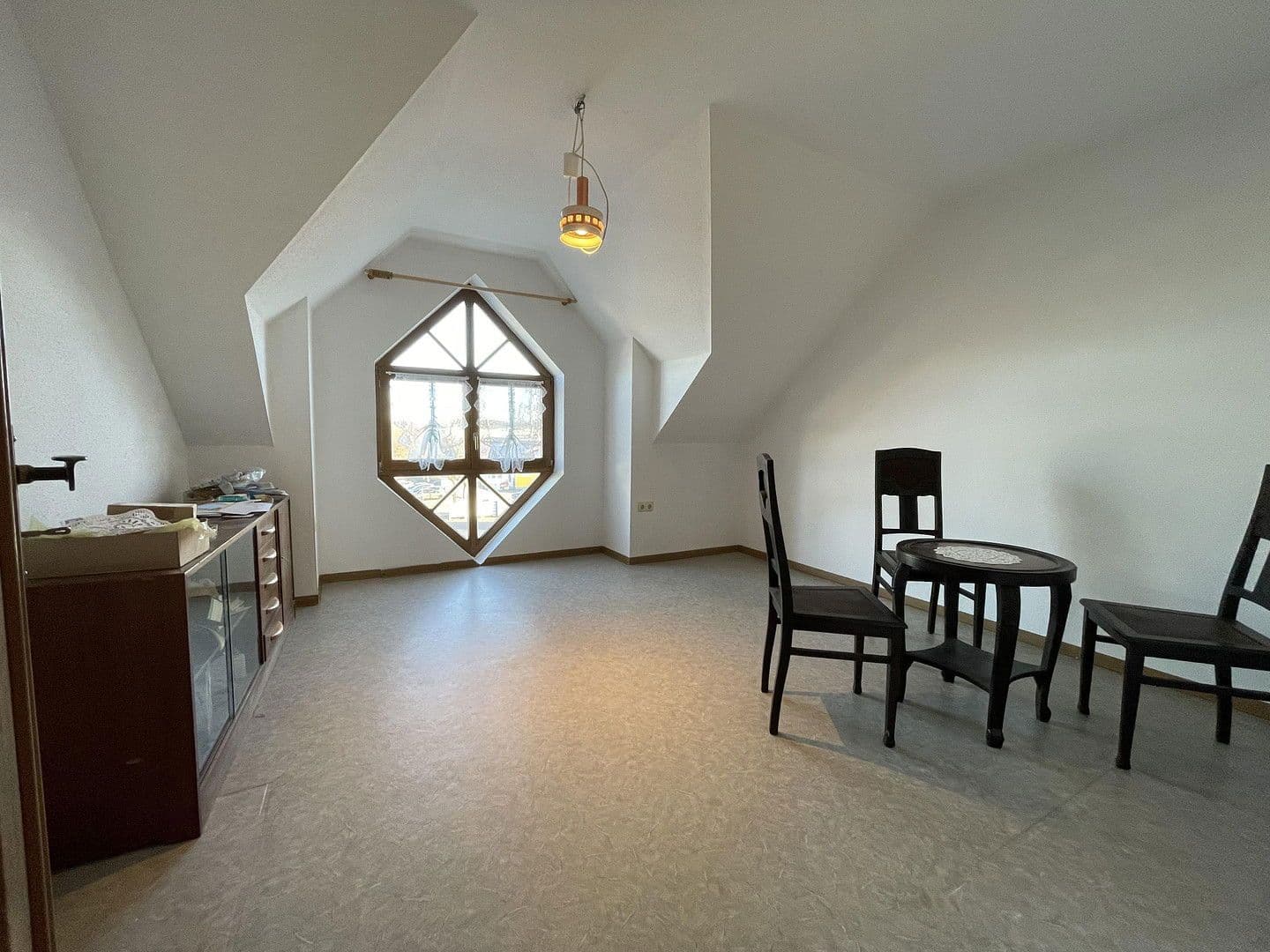 Predaj domu 393 m², pozemek 1.524 m², Belmsdorfer Straße 26 b, Bischofswerda, Sasko Predaj domu 393 m², pozemek 1.524 m², Belmsdorfer Straße 26 b, Bischofswerda, Sasko