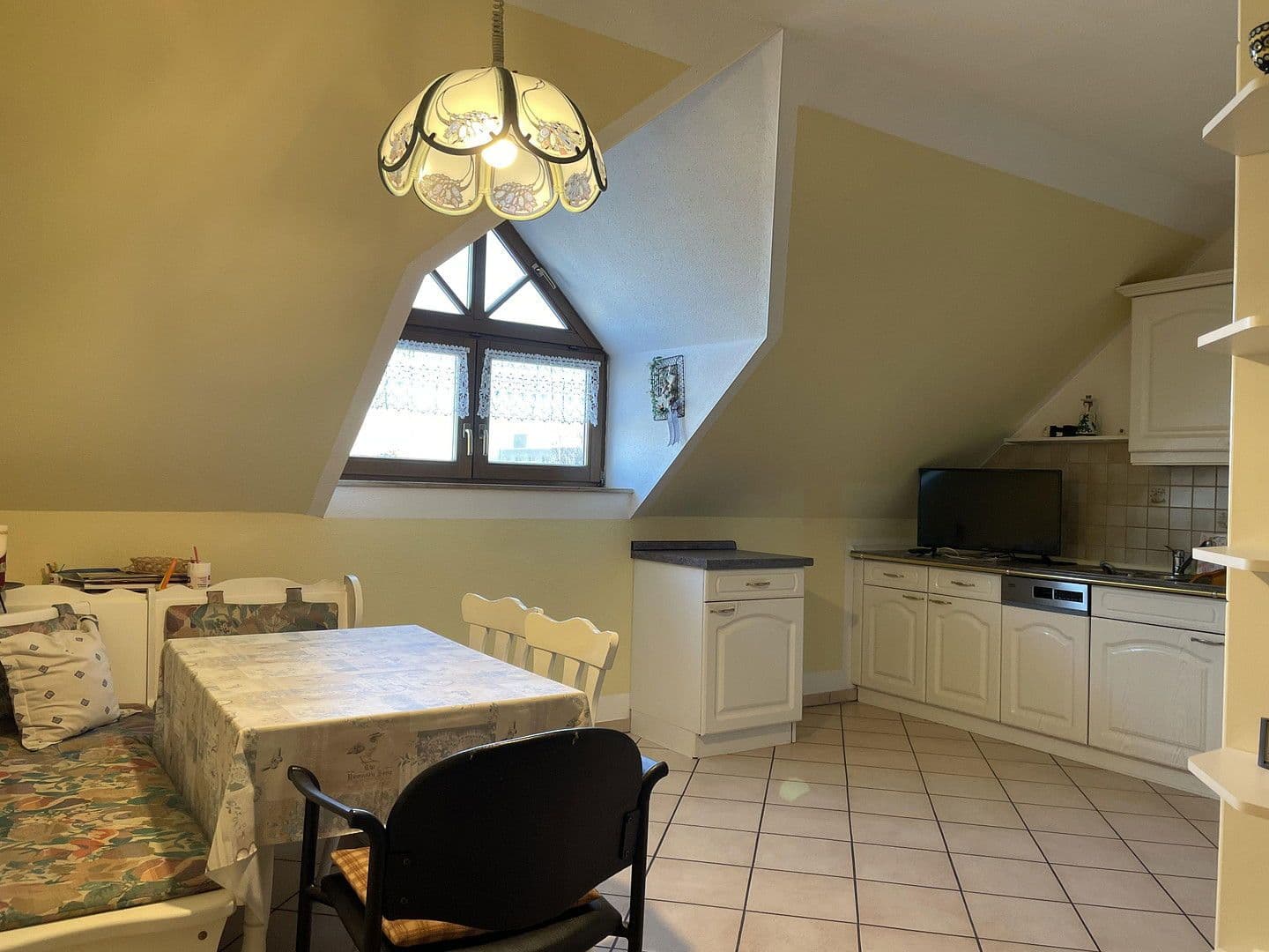 Predaj domu 393 m², pozemek 1.524 m², Belmsdorfer Straße 26 b, Bischofswerda, Sasko Predaj domu 393 m², pozemek 1.524 m², Belmsdorfer Straße 26 b, Bischofswerda, Sasko