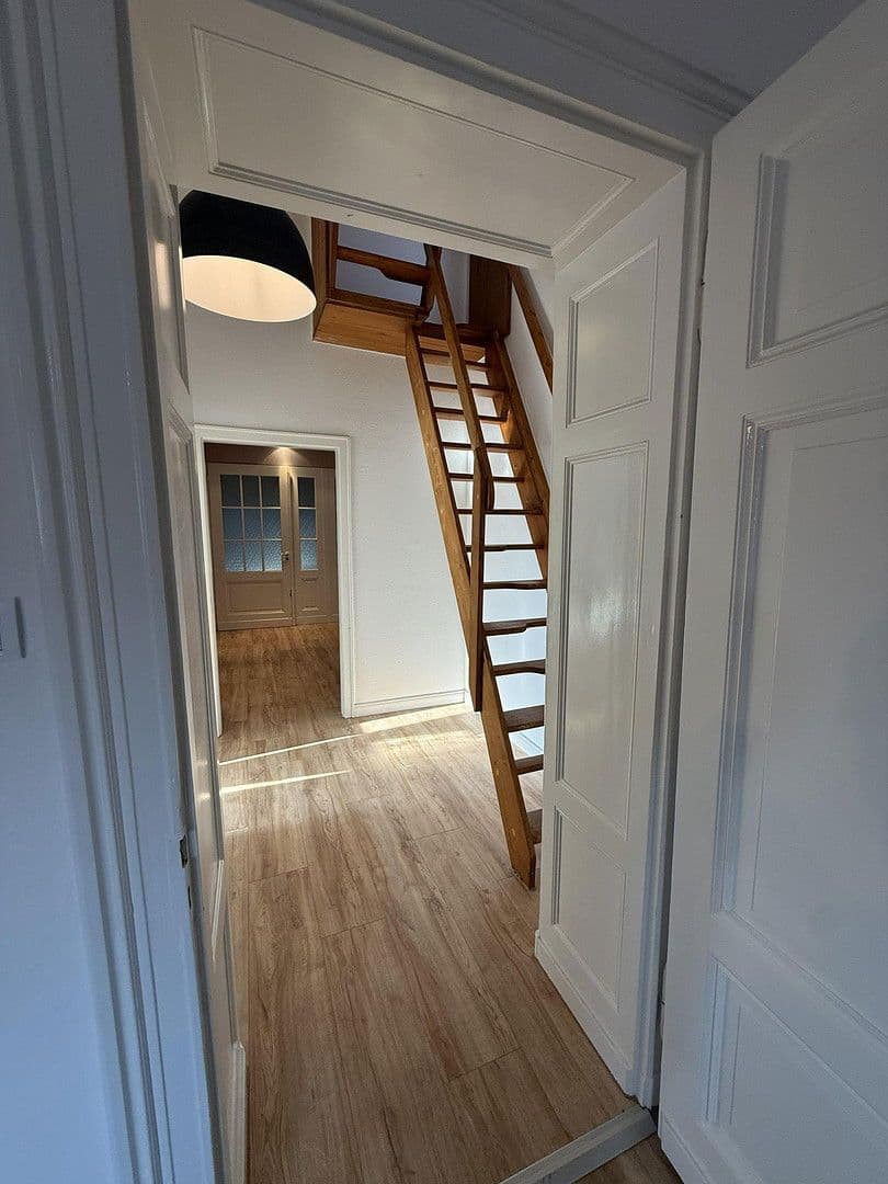 Prenájom bytu 4-izbový 160 m², Witten, Severné Porýnie - Westfálsko Prenájom bytu 4-izbový 160 m², Witten, Severné Porýnie - Westfálsko