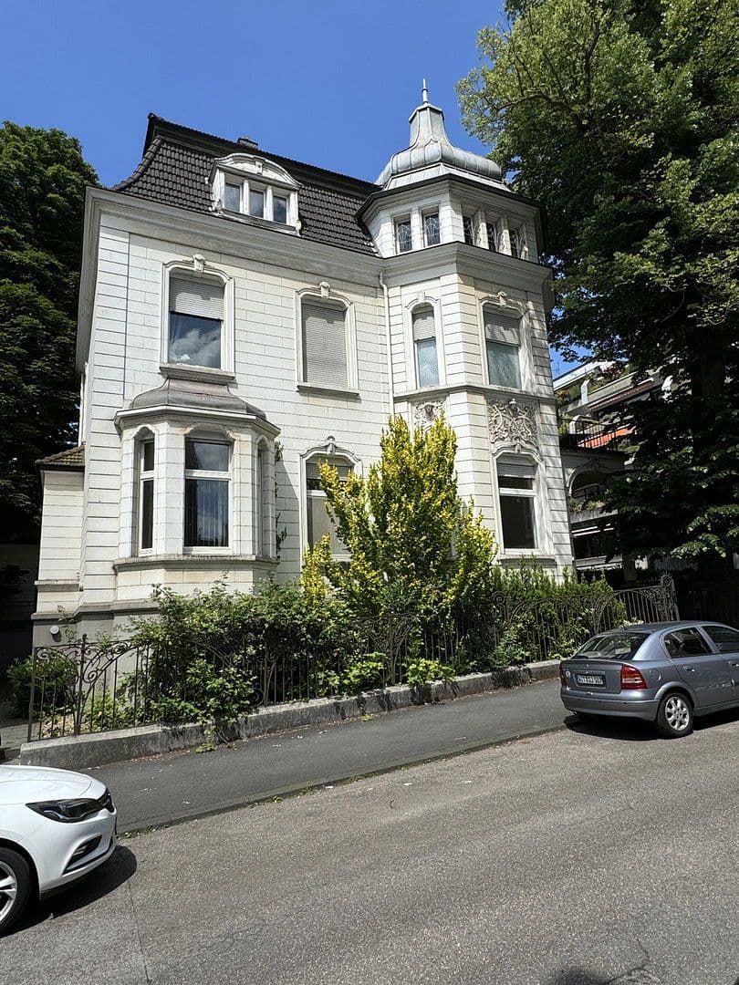 Prenájom bytu 4-izbový 160 m², Witten, Severné Porýnie - Westfálsko Prenájom bytu 4-izbový 160 m², Witten, Severné Porýnie - Westfálsko