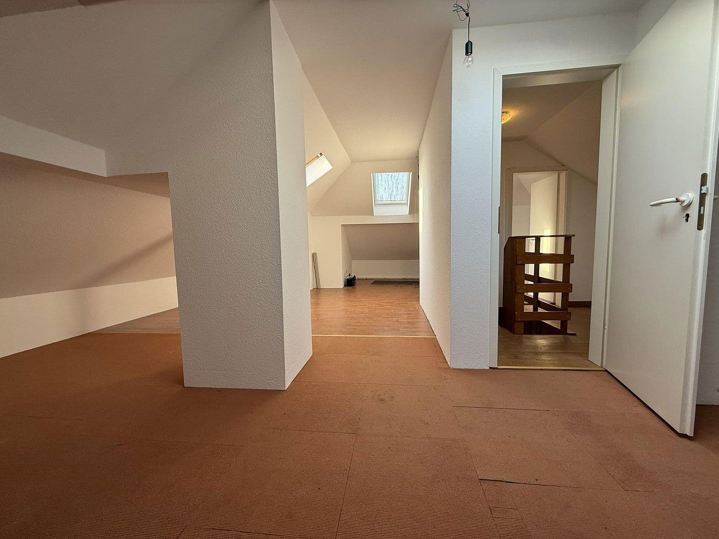 Prenájom bytu 4-izbový 160 m², Witten, Severné Porýnie - Westfálsko Prenájom bytu 4-izbový 160 m², Witten, Severné Porýnie - Westfálsko