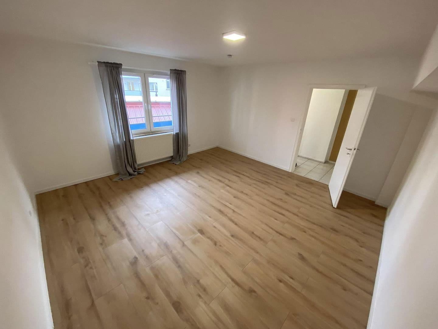 Prenájom bytu 2-izbový 55 m², Pforzheim, Bádensko-Wurttembersko Prenájom bytu 2-izbový 55 m², Pforzheim, Bádensko-Wurttembersko