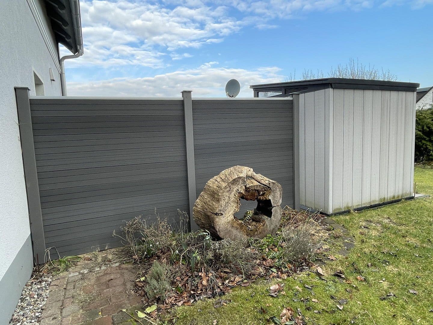 Prenájom bytu 3-izbový 79 m², Drage, Dolné Sasko Prenájom bytu 3-izbový 79 m², Drage, Dolné Sasko