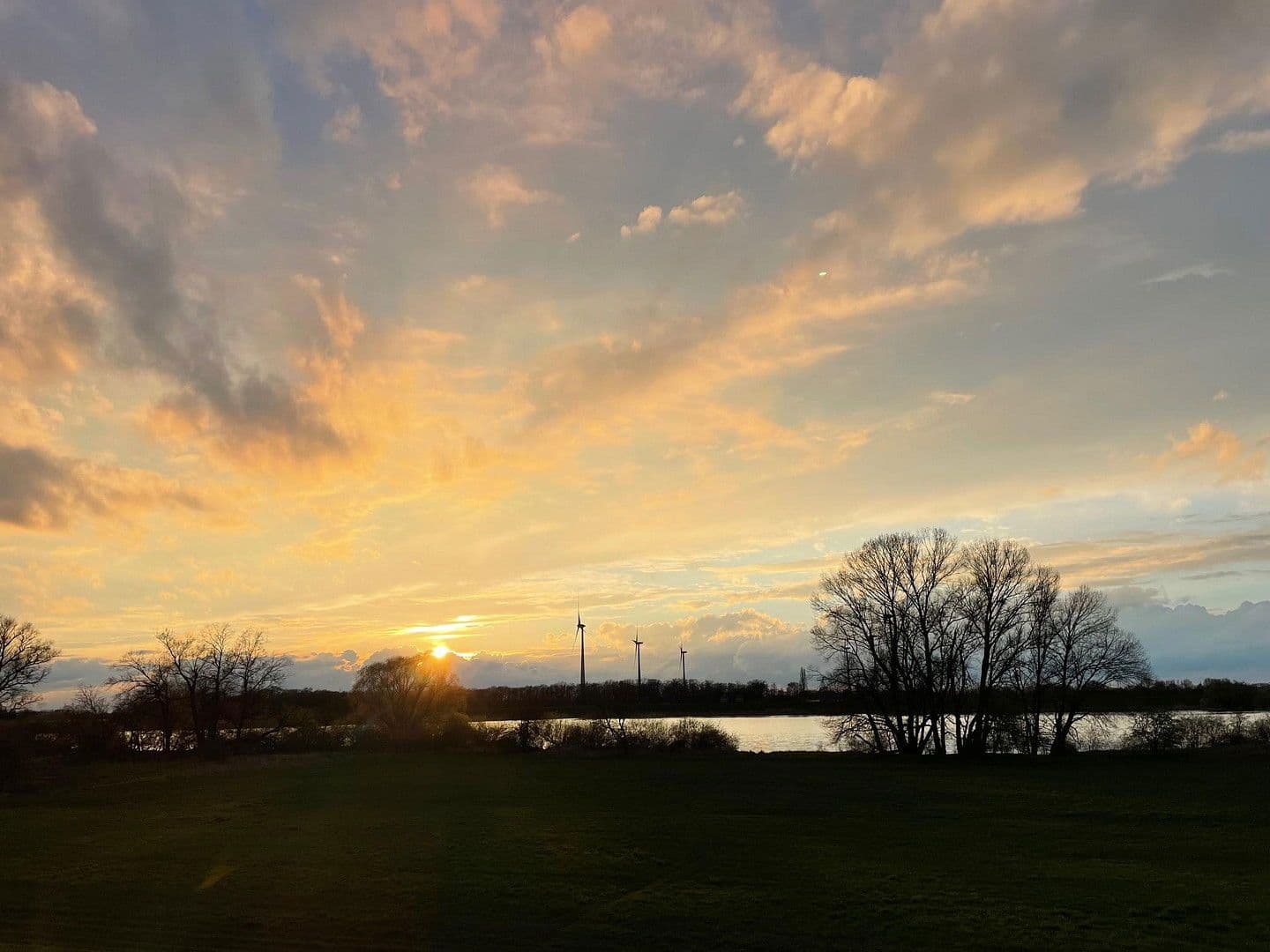 Prenájom bytu 3-izbový 79 m², Drage, Dolné Sasko Prenájom bytu 3-izbový 79 m², Drage, Dolné Sasko