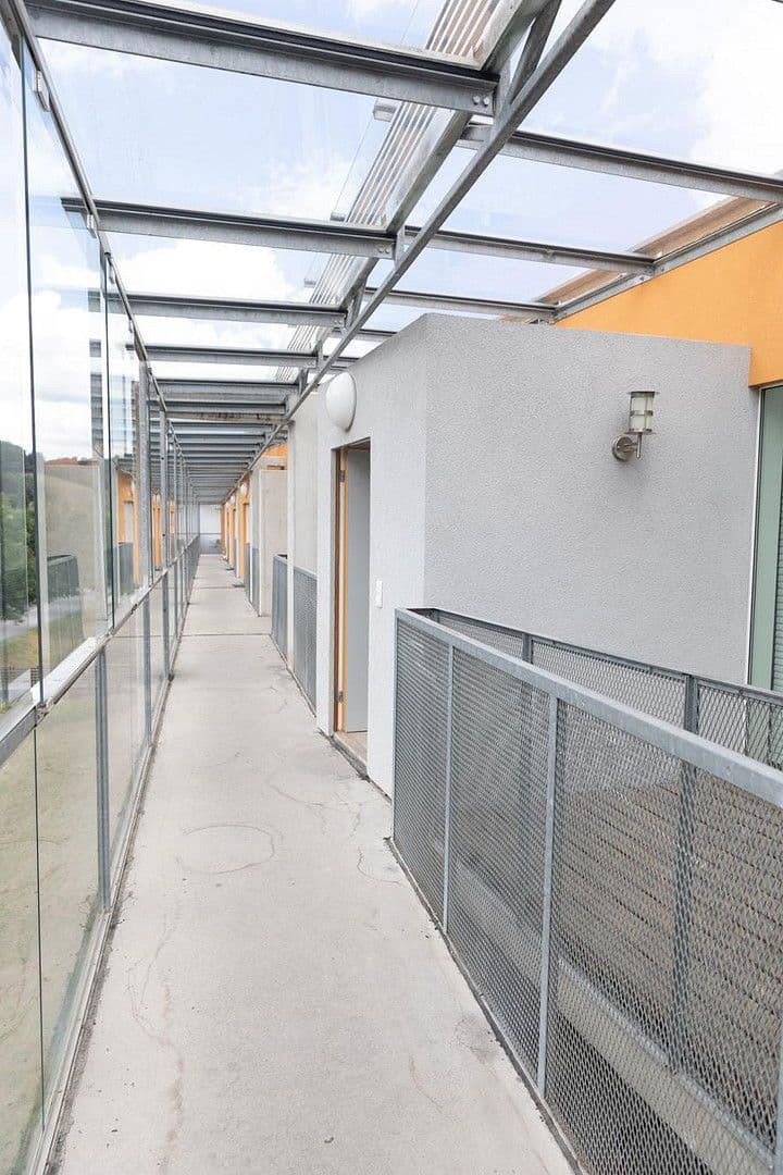 Prenájom bytu 3-izbový 80 m², Wiener Straße 14, Kirchschlag, Dolné Rakúsko Prenájom bytu 3-izbový 80 m², Wiener Straße 14, Kirchschlag, Dolné Rakúsko