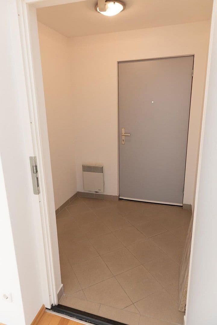 Prenájom bytu 3-izbový 80 m², Wiener Straße 14, Kirchschlag, Dolné Rakúsko Prenájom bytu 3-izbový 80 m², Wiener Straße 14, Kirchschlag, Dolné Rakúsko