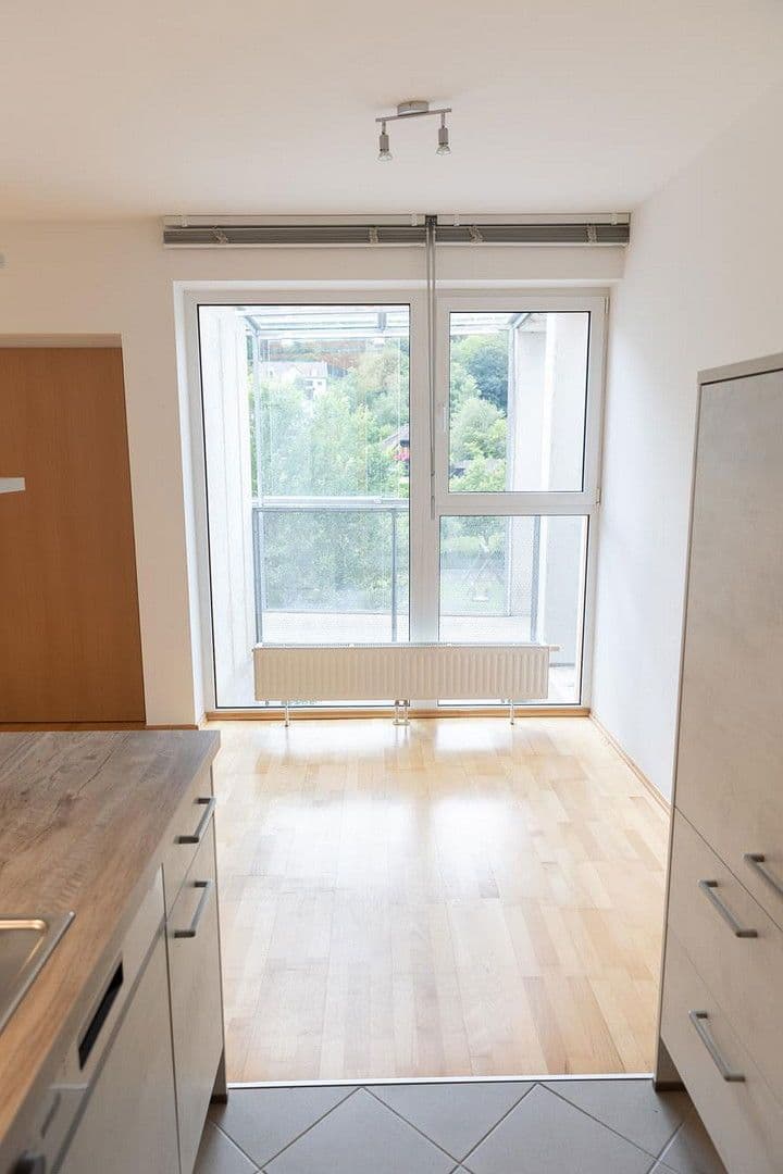 Prenájom bytu 3-izbový 80 m², Wiener Straße 14, Kirchschlag, Dolné Rakúsko Prenájom bytu 3-izbový 80 m², Wiener Straße 14, Kirchschlag, Dolné Rakúsko