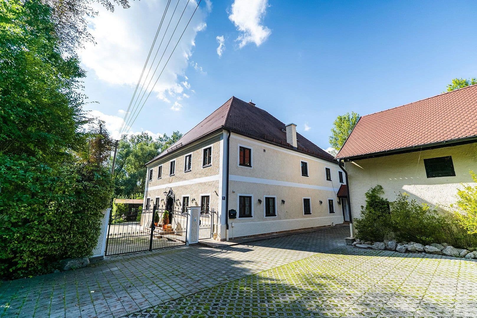Predaj domu 480 m², pozemek 6.939 m², Egenhofen, Bavorsko Predaj domu 480 m², pozemek 6.939 m², Egenhofen, Bavorsko