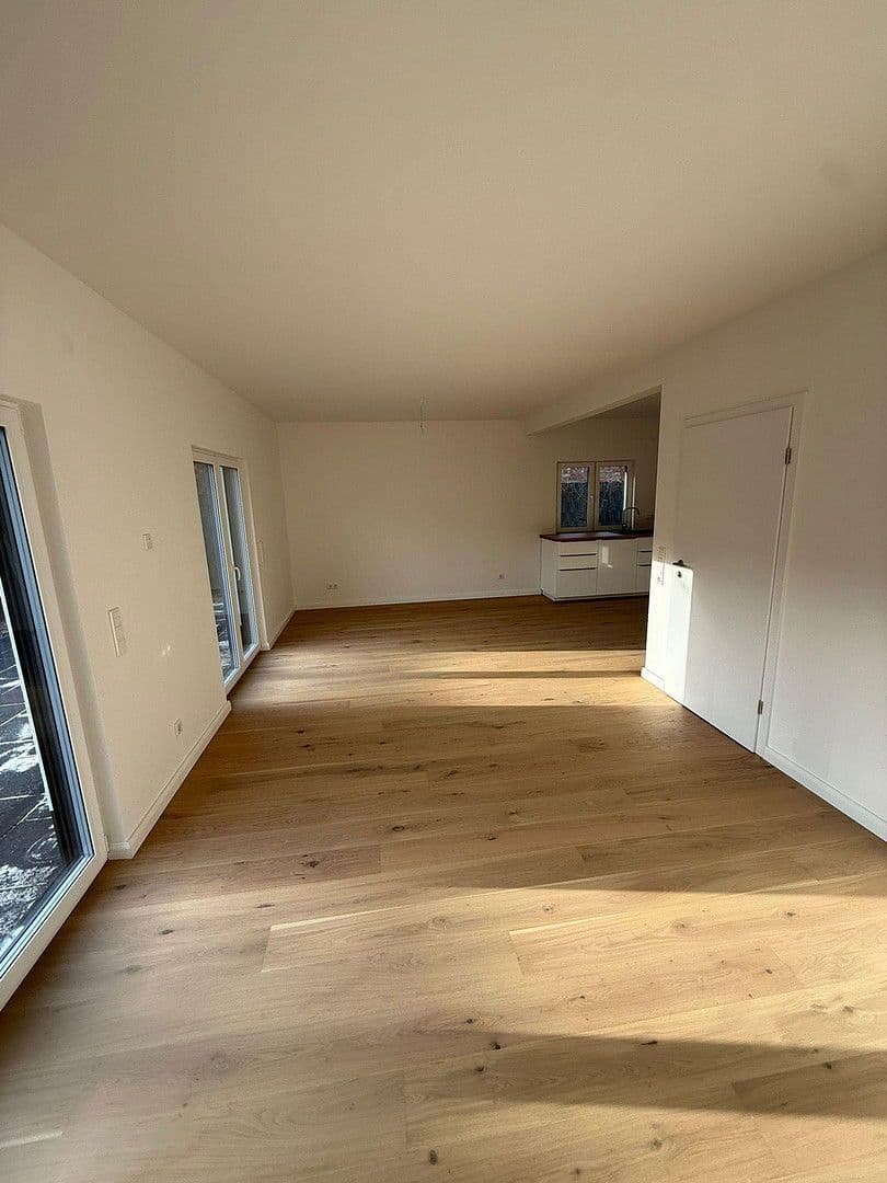 Prenájom domu 128 m², pozemek 275 m², Kattenturmer Heerstr. 138c, Bremen, Brémy Prenájom domu 128 m², pozemek 275 m², Kattenturmer Heerstr. 138c, Bremen, Brémy