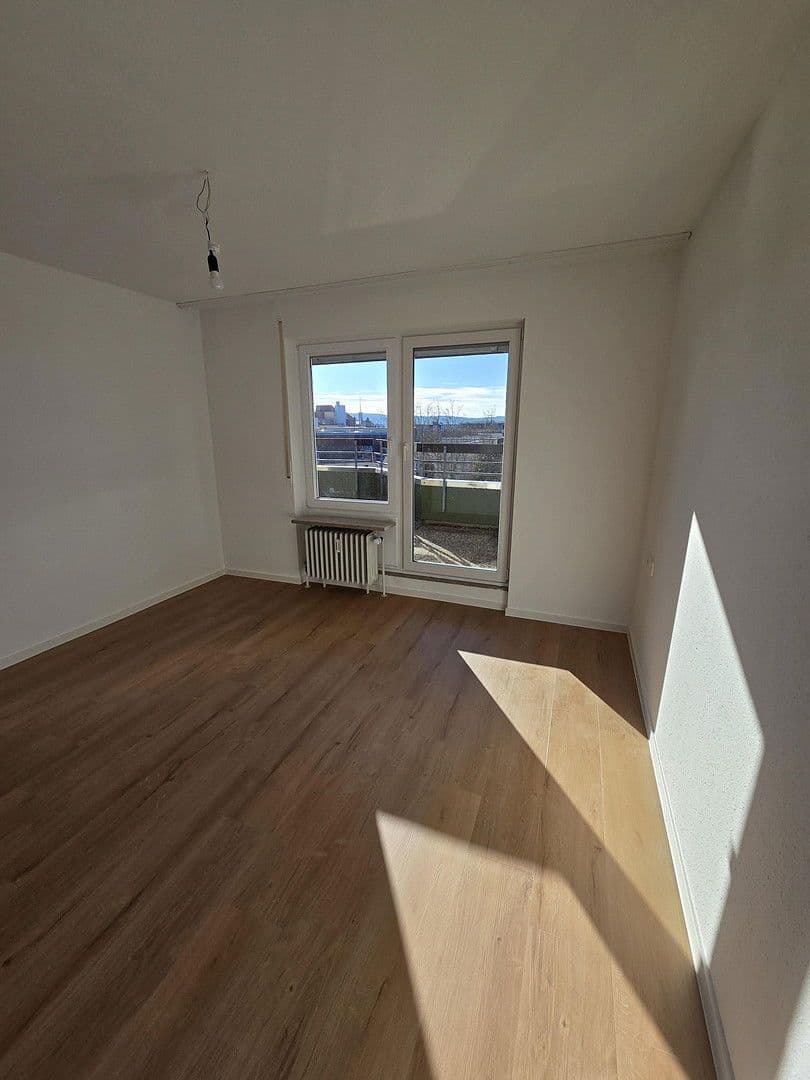 Prenájom bytu 2-izbový 75 m², Landauerstrasse 30A, Stuttgart, Bádensko-Wurttembersko Prenájom bytu 2-izbový 75 m², Landauerstrasse 30A, Stuttgart, Bádensko-Wurttembersko