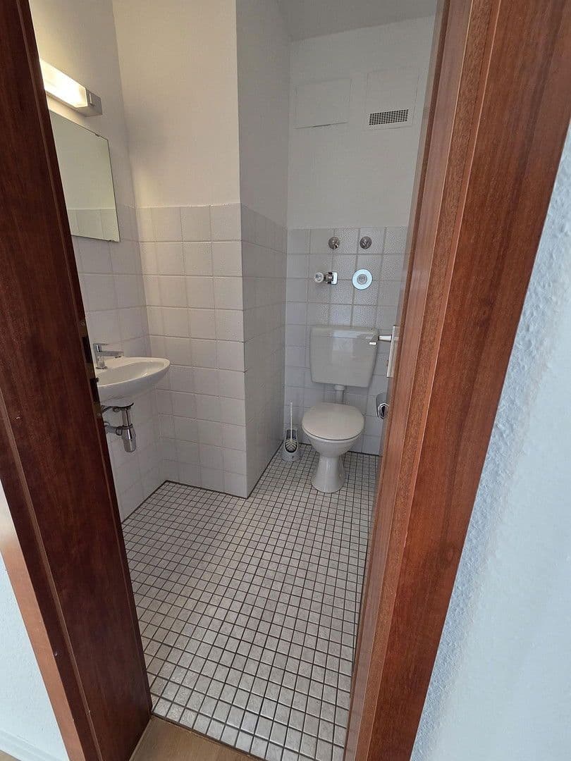 Prenájom bytu 2-izbový 75 m², Landauerstrasse 30A, Stuttgart, Bádensko-Wurttembersko Prenájom bytu 2-izbový 75 m², Landauerstrasse 30A, Stuttgart, Bádensko-Wurttembersko