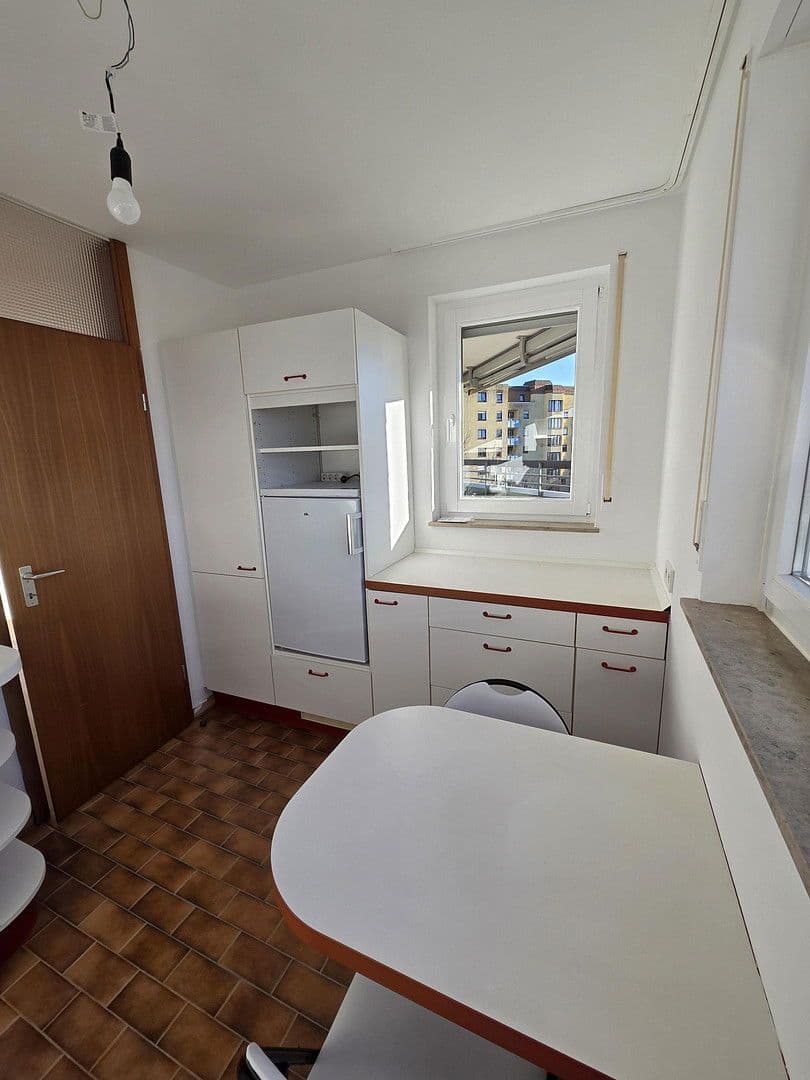 Prenájom bytu 2-izbový 75 m², Landauerstrasse 30A, Stuttgart, Bádensko-Wurttembersko Prenájom bytu 2-izbový 75 m², Landauerstrasse 30A, Stuttgart, Bádensko-Wurttembersko