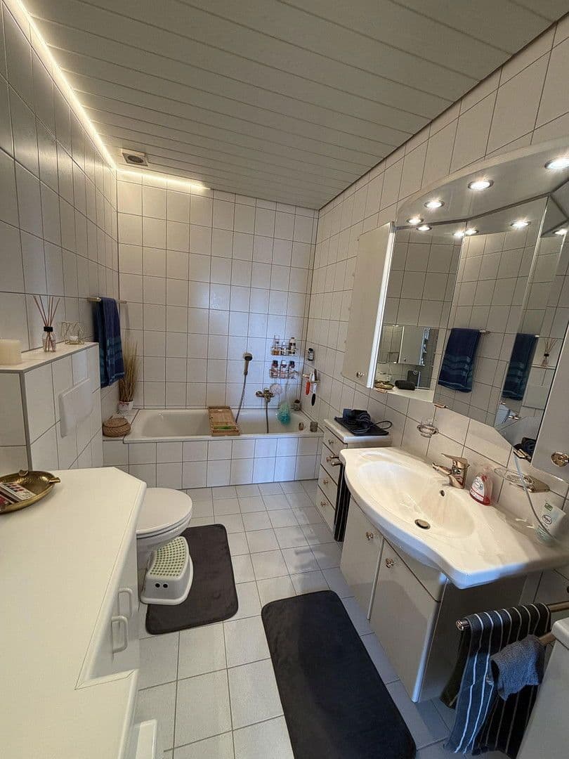 Prenájom bytu 4-izbový 104 m², Klosterstraße 3, Ühlingen-Birkendorf, Bádensko-Wurttembersko Prenájom bytu 4-izbový 104 m², Klosterstraße 3, Ühlingen-Birkendorf, Bádensko-Wurttembersko