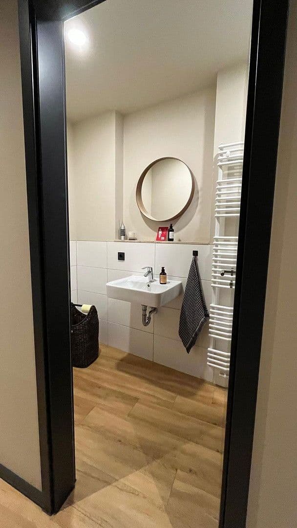 Prenájom bytu 5-izbový 155 m², Friedrich Ebert Strasse, Eisenberg, Durínsko Prenájom bytu 5-izbový 155 m², Friedrich Ebert Strasse, Eisenberg, Durínsko