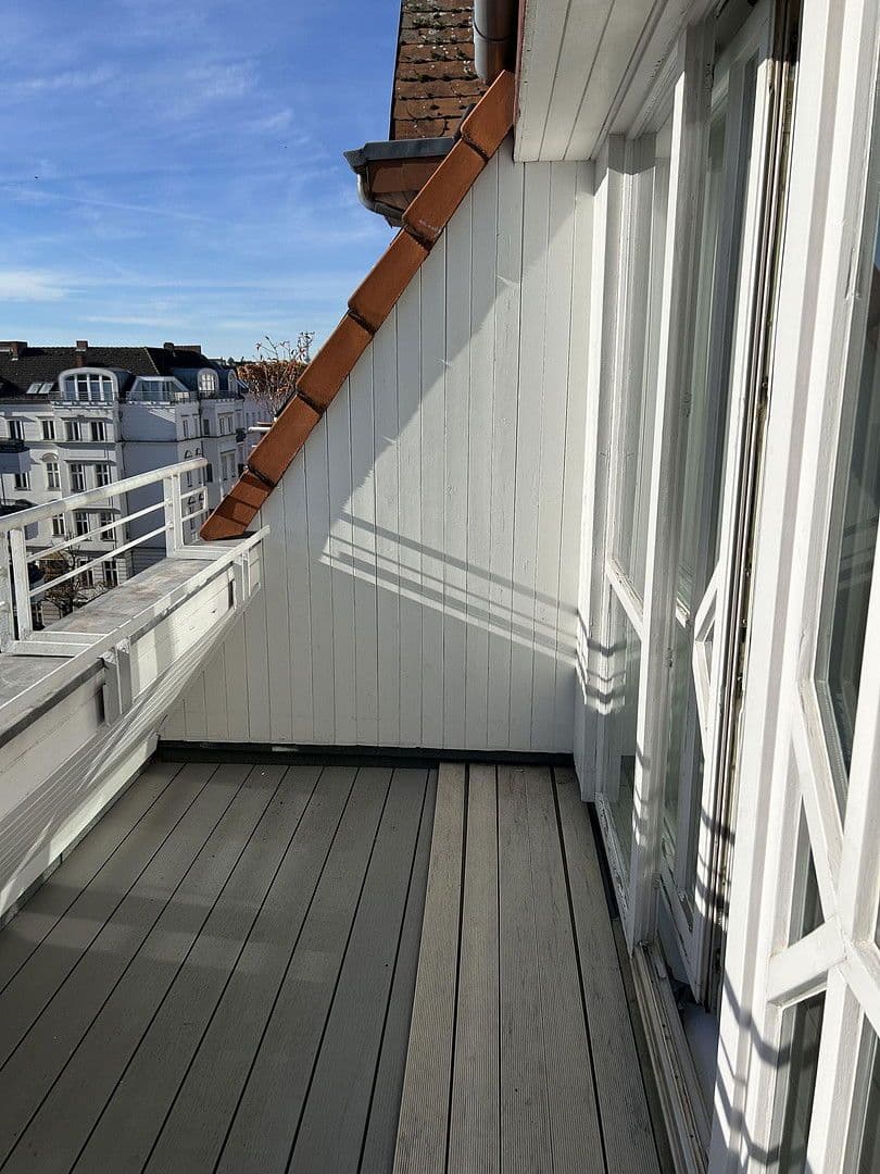 Prenájom bytu 3-izbový 108 m², Pestalozzistrasse 10, Berlin, Berlín Prenájom bytu 3-izbový 108 m², Pestalozzistrasse 10, Berlin, Berlín