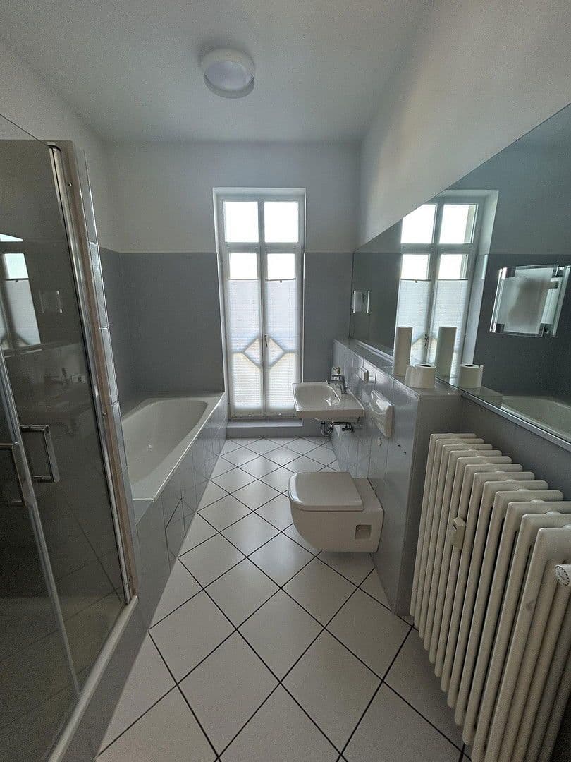 Prenájom bytu 3-izbový 108 m², Pestalozzistrasse 10, Berlin, Berlín Prenájom bytu 3-izbový 108 m², Pestalozzistrasse 10, Berlin, Berlín