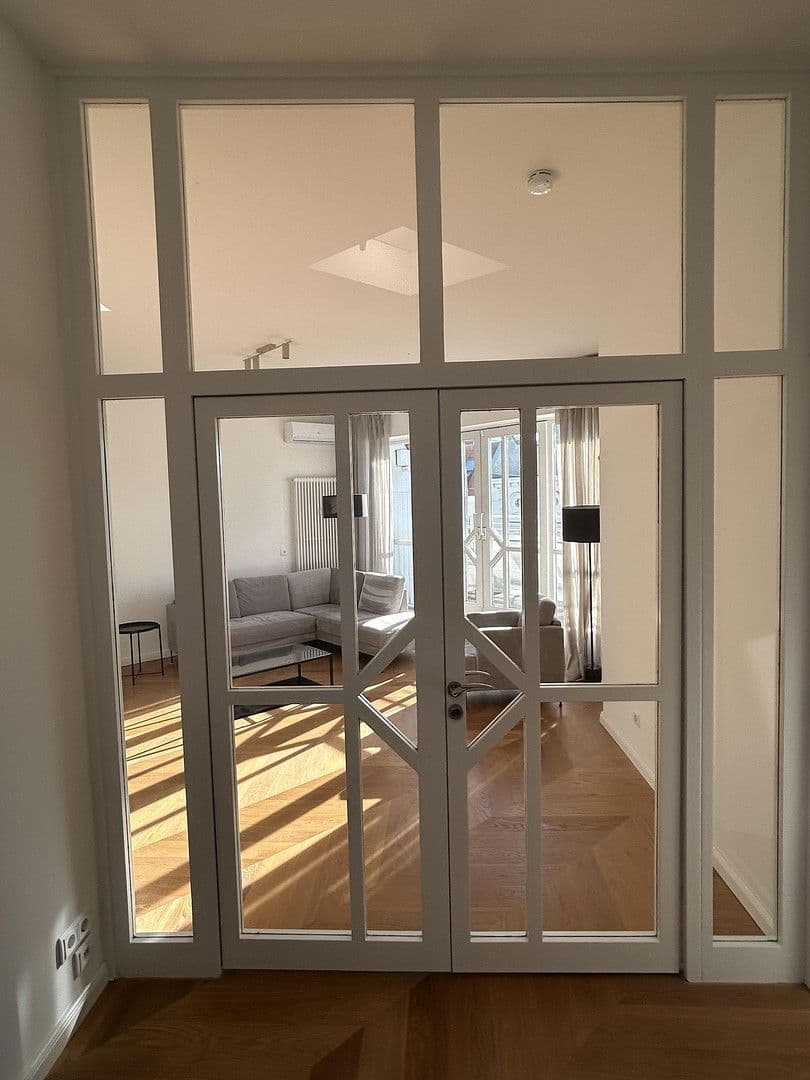 Prenájom bytu 3-izbový 108 m², Pestalozzistrasse 10, Berlin, Berlín Prenájom bytu 3-izbový 108 m², Pestalozzistrasse 10, Berlin, Berlín