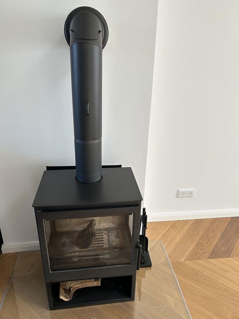 Prenájom bytu 3-izbový 108 m², Pestalozzistrasse 10, Berlin, Berlín Prenájom bytu 3-izbový 108 m², Pestalozzistrasse 10, Berlin, Berlín