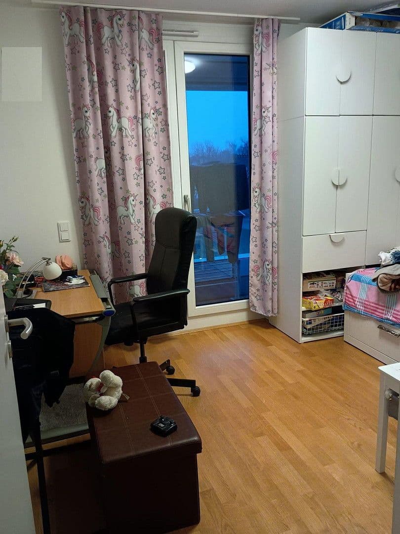 Prenájom bytu 3-izbový 83 m², München, Bavorsko Prenájom bytu 3-izbový 83 m², München, Bavorsko