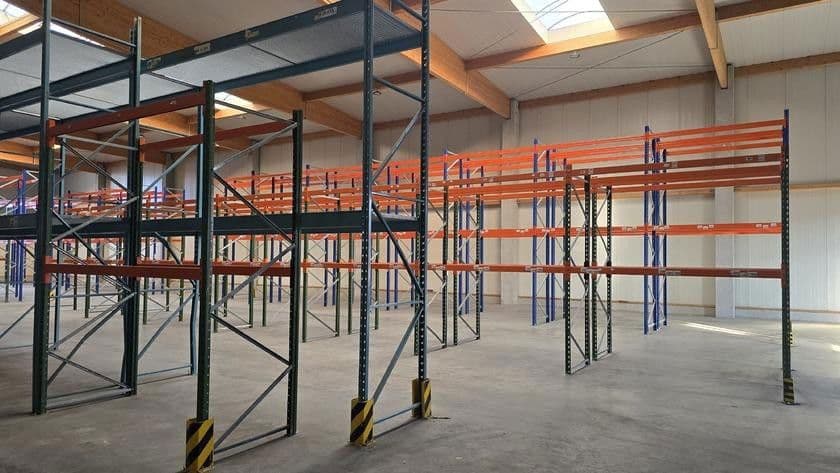 Prenájom nebytového priestoru 1.206 m², Egelseestr. 13, Siegenburg, Bavorsko Prenájom nebytového priestoru 1.206 m², Egelseestr. 13, Siegenburg, Bavorsko