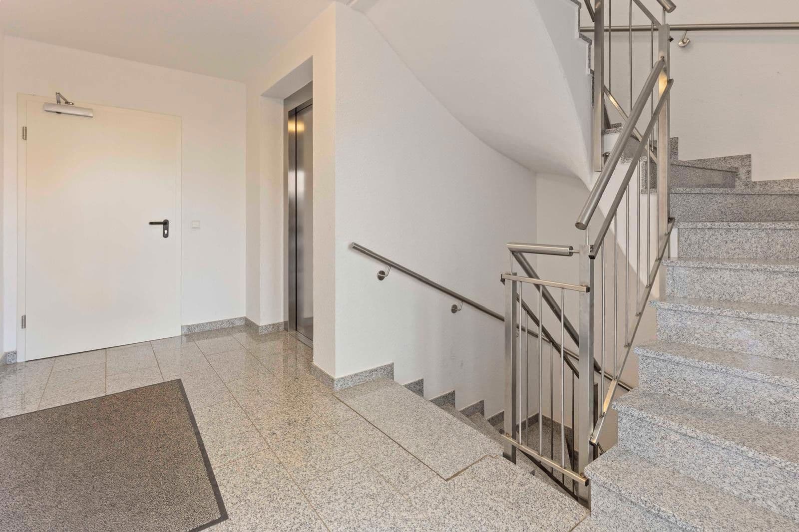 Prenájom bytu 3-izbový 140 m², Kellereistr 4, Bockenheim an der Weinstraße, Porýnie-Falcko Prenájom bytu 3-izbový 140 m², Kellereistr 4, Bockenheim an der Weinstraße, Porýnie-Falcko