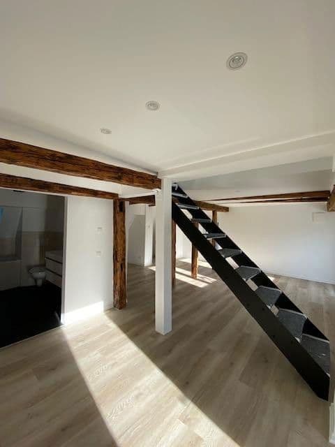 Prenájom bytu 3-izbový 85 m², Schmalestr.1, Wiernsheim, Bádensko-Wurttembersko Prenájom bytu 3-izbový 85 m², Schmalestr.1, Wiernsheim, Bádensko-Wurttembersko