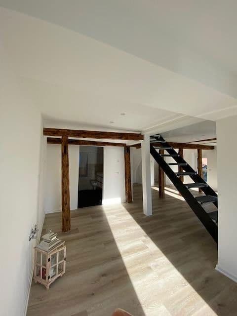 Prenájom bytu 3-izbový 85 m², Schmalestr.1, Wiernsheim, Bádensko-Wurttembersko Prenájom bytu 3-izbový 85 m², Schmalestr.1, Wiernsheim, Bádensko-Wurttembersko