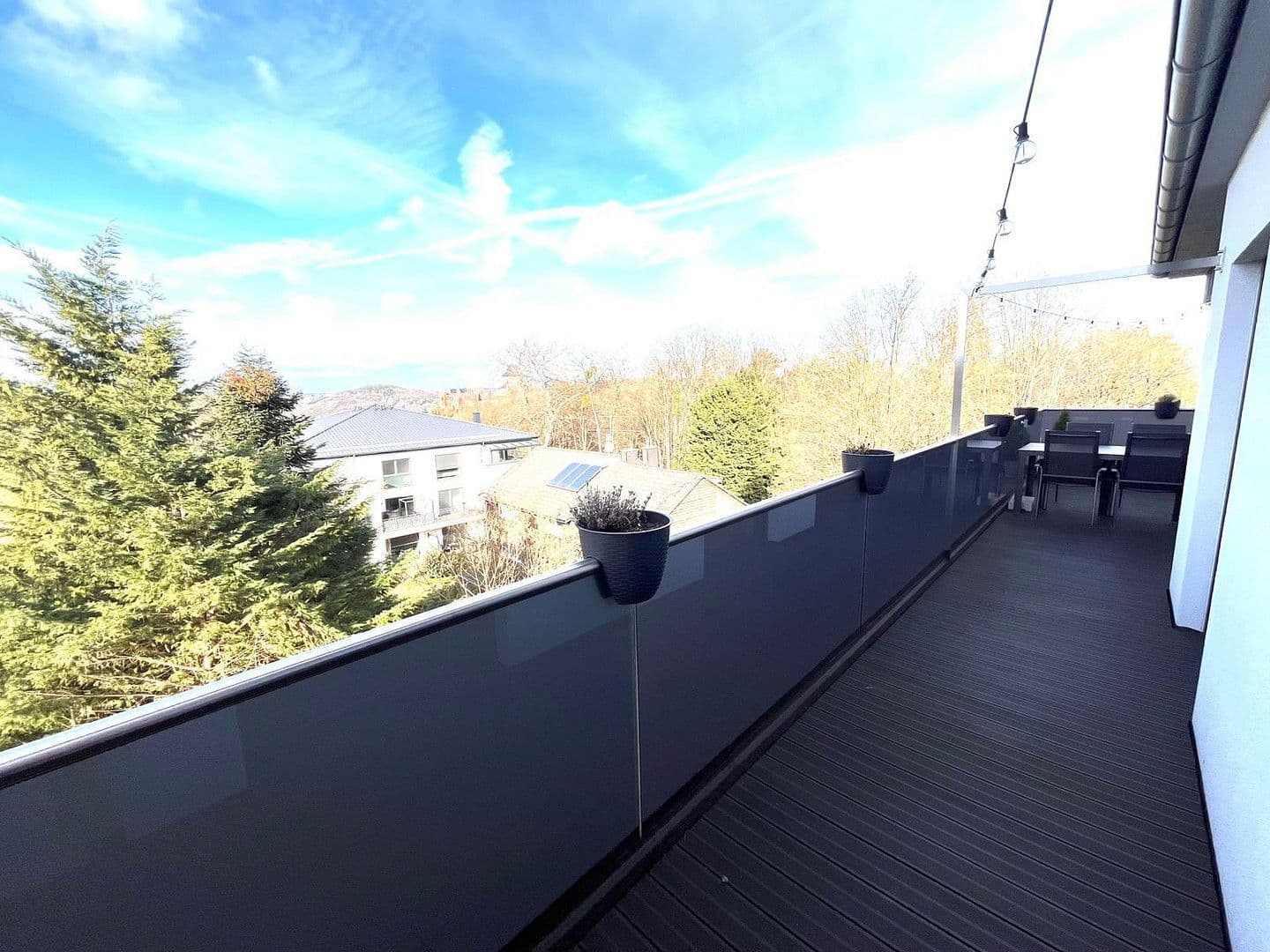 Prenájom bytu 3-izbový 93 m², Nideggen, Severné Porýnie - Westfálsko Prenájom bytu 3-izbový 93 m², Nideggen, Severné Porýnie - Westfálsko